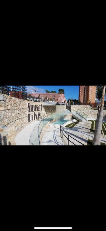 Sunset Drive 135 Apartment Benidorm Bagian luar foto